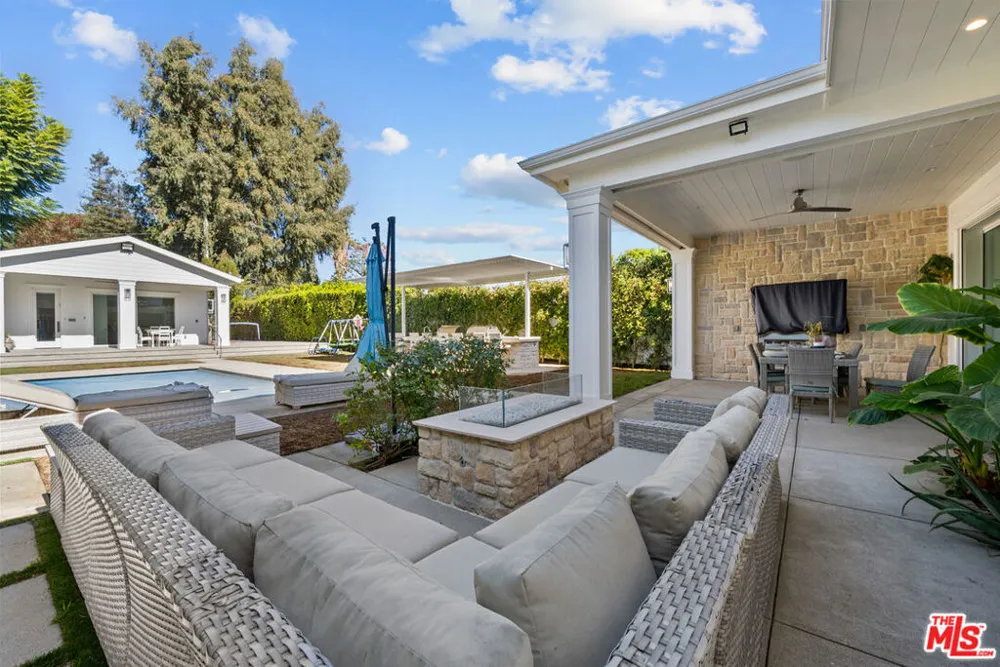 12345 Huston Street Valley Village, CA 91607