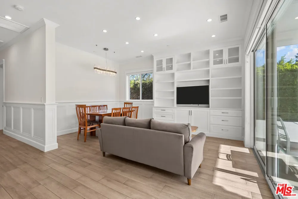 12345 Huston Street Valley Village, CA 91607