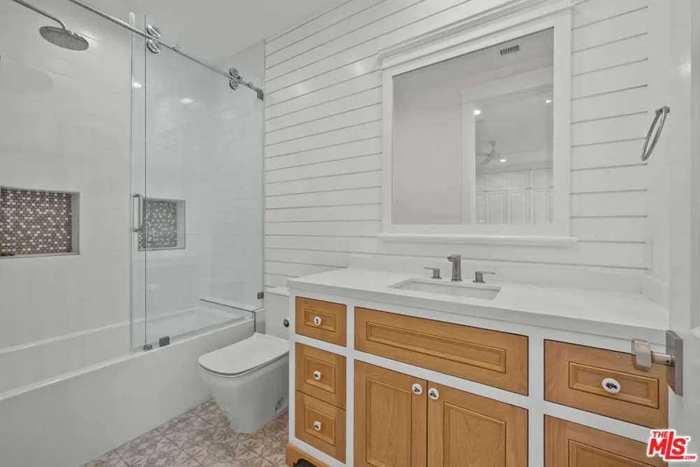 12345 Huston Street Valley Village, CA 91607