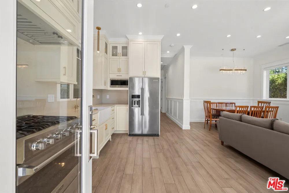 12345 Huston Street Valley Village, CA 91607