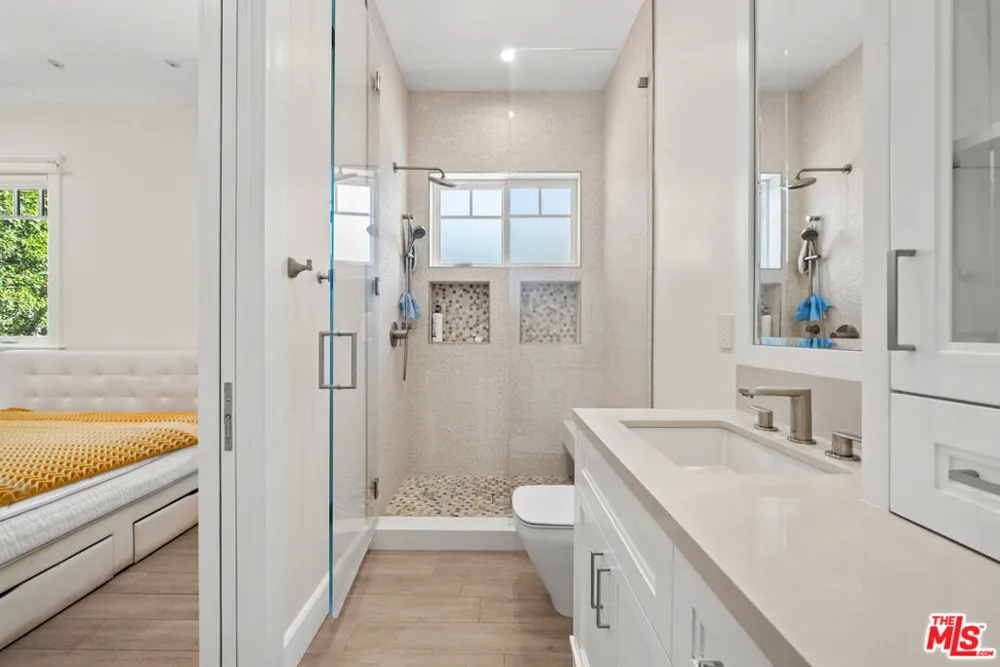 12345 Huston Street Valley Village, CA 91607