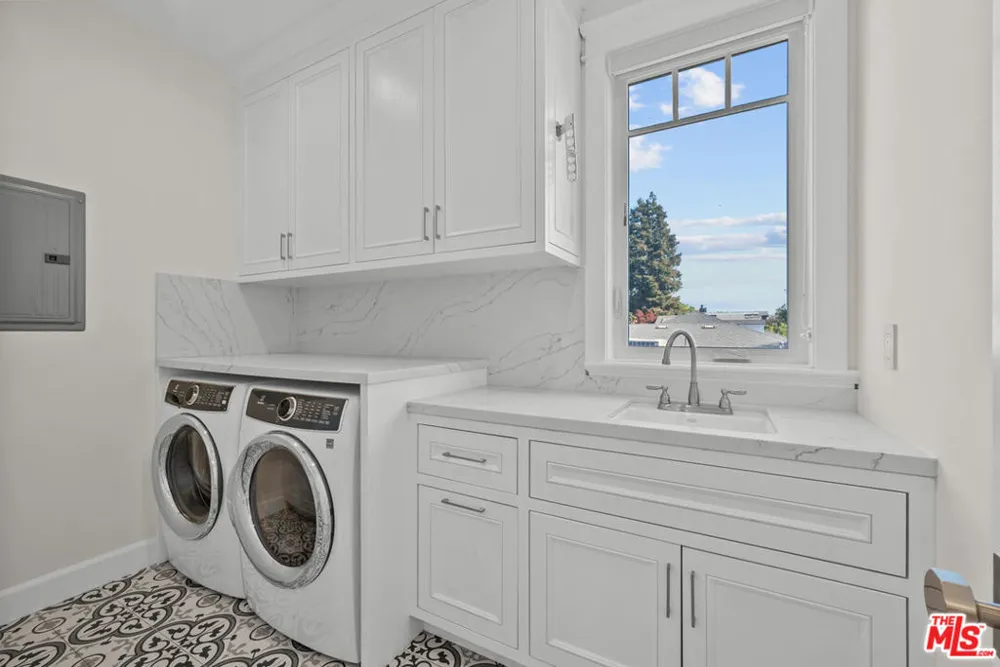 12345 Huston Street Valley Village, CA 91607