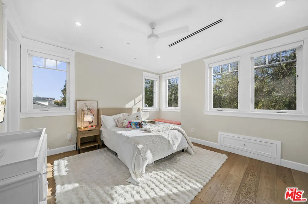 12345 Huston Street Valley Village, CA 91607