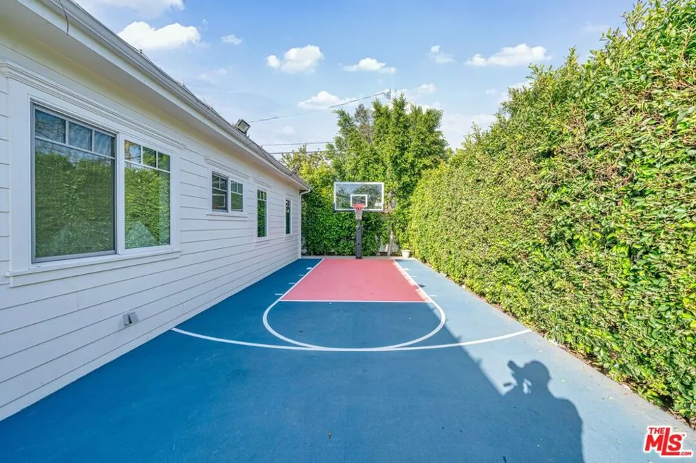 12345 Huston Street Valley Village, CA 91607
