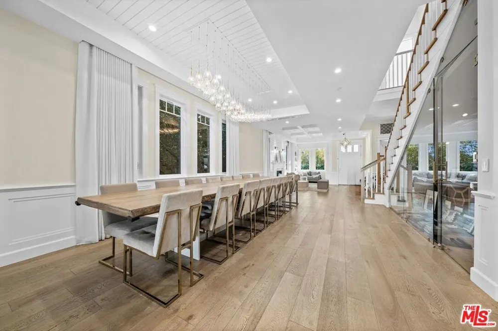 12345 Huston Street Valley Village, CA 91607