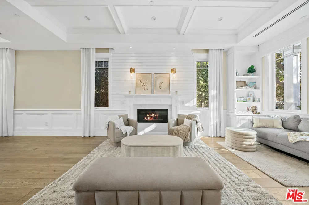 12345 Huston Street Valley Village, CA 91607