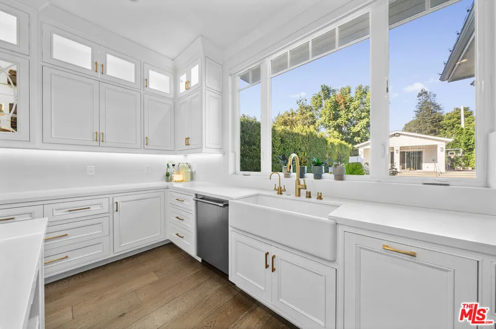 12345 Huston Street Valley Village, CA 91607