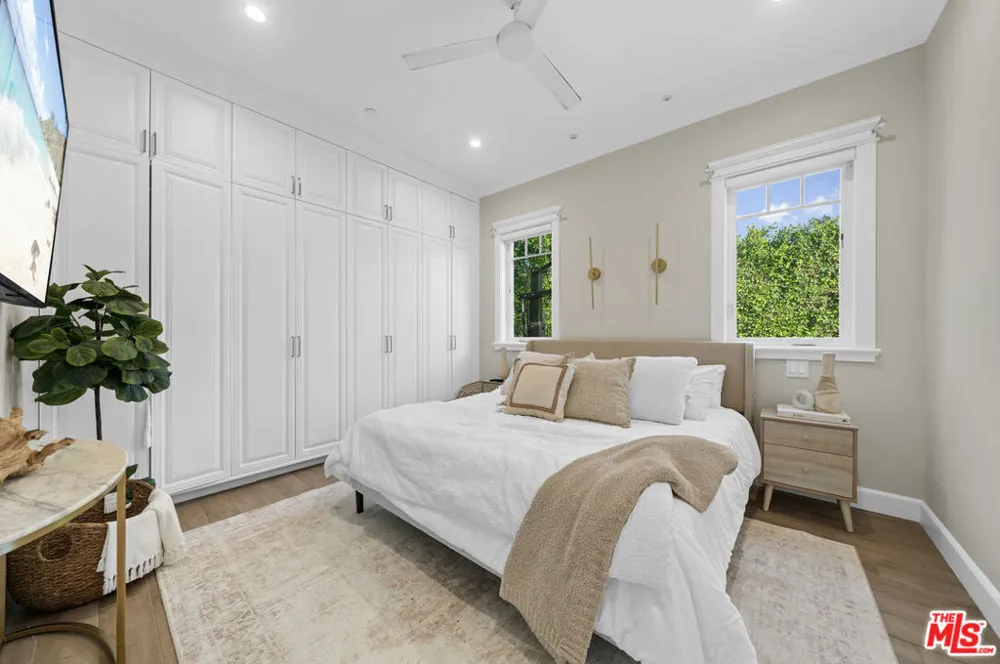 12345 Huston Street Valley Village, CA 91607