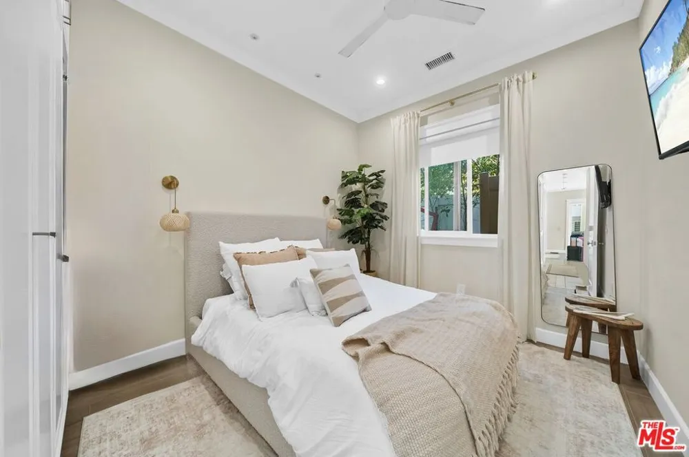 12345 Huston Street Valley Village, CA 91607