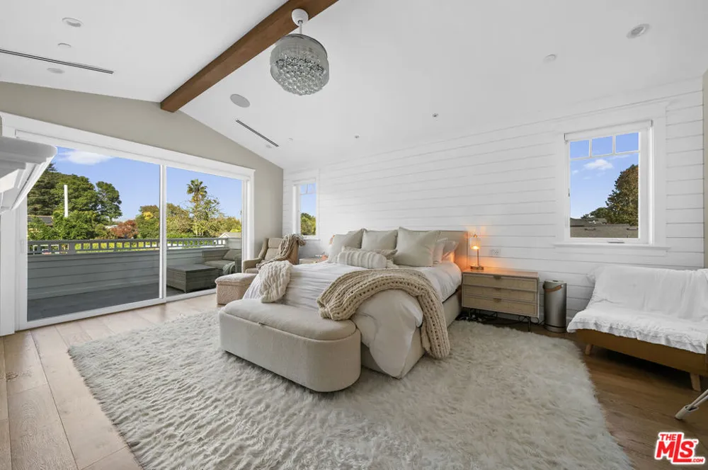 12345 Huston Street Valley Village, CA 91607