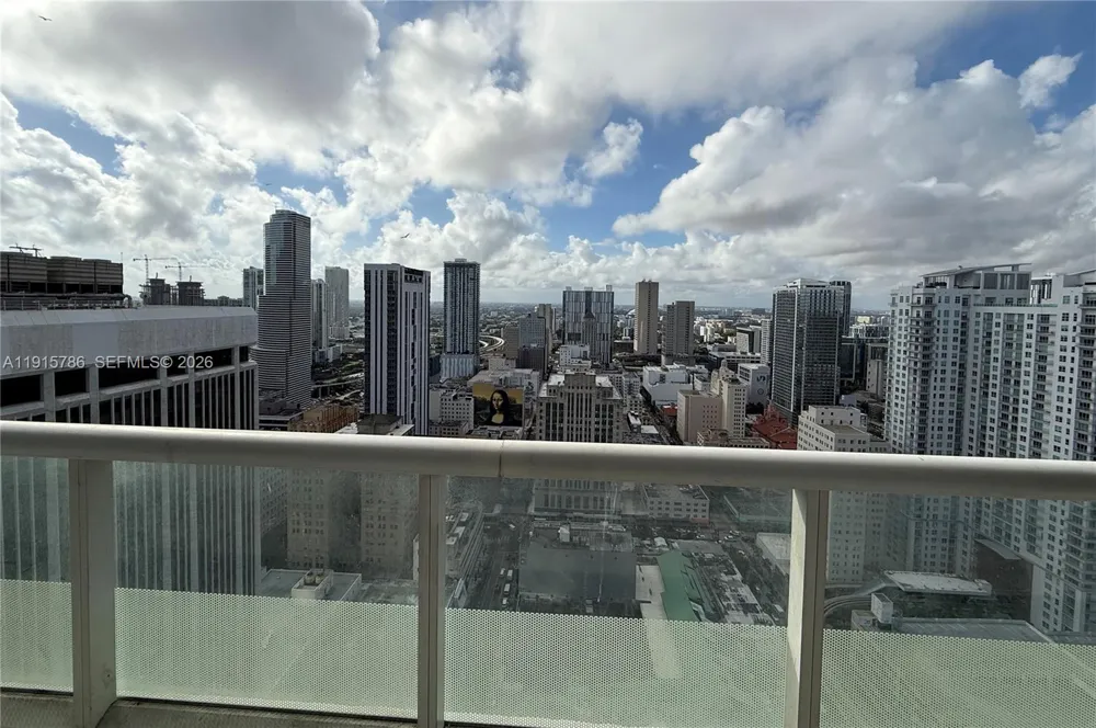 50 Biscayne Blvd #3911 Miami, FL 33132