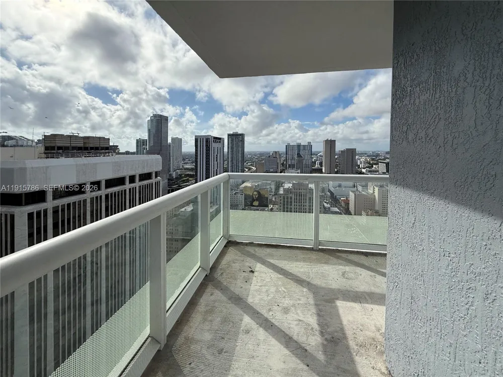 50 Biscayne Blvd #3911 Miami, FL 33132