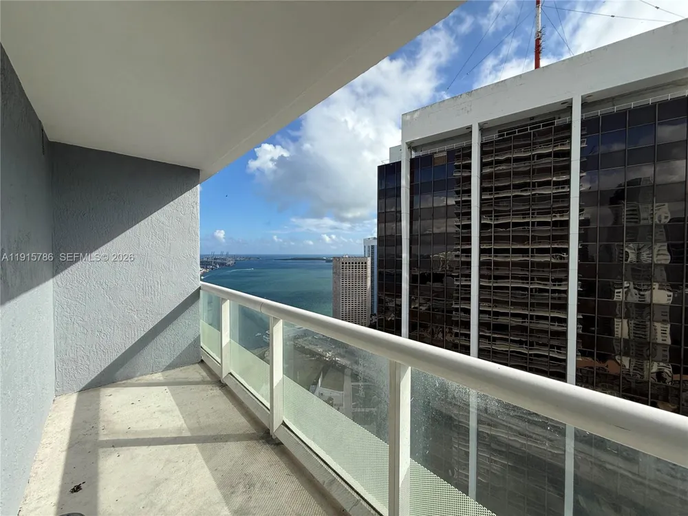 50 Biscayne Blvd #3911 Miami, FL 33132