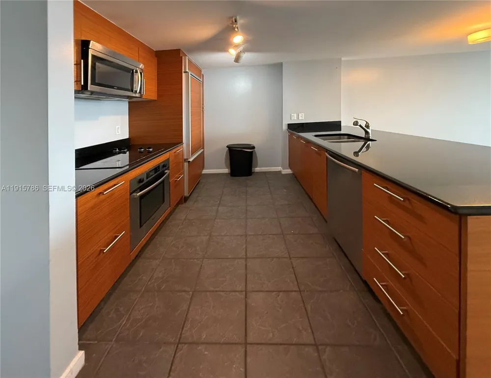 50 Biscayne Blvd #3911 Miami, FL 33132