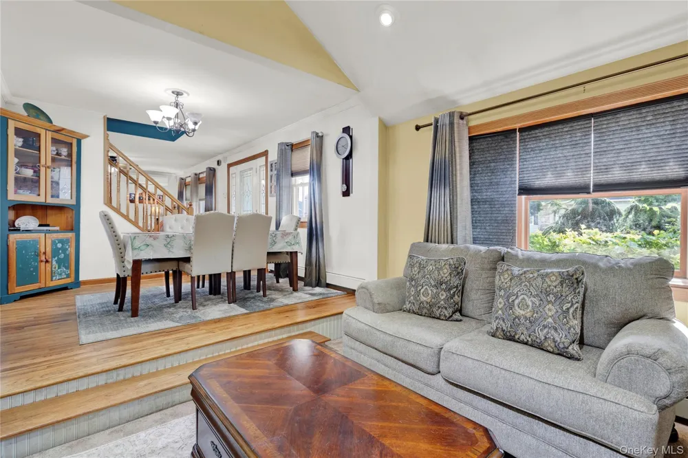 171 Cottage Boulevard Hicksville, NY 11801