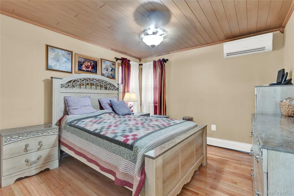 171 Cottage Boulevard Hicksville, NY 11801