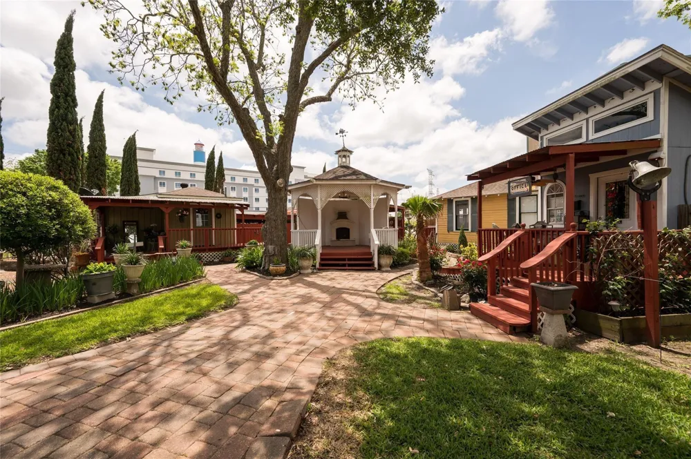 507 8th Street Kemah, TX 77565