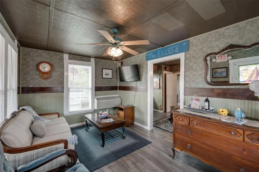 507 8th Street Kemah, TX 77565
