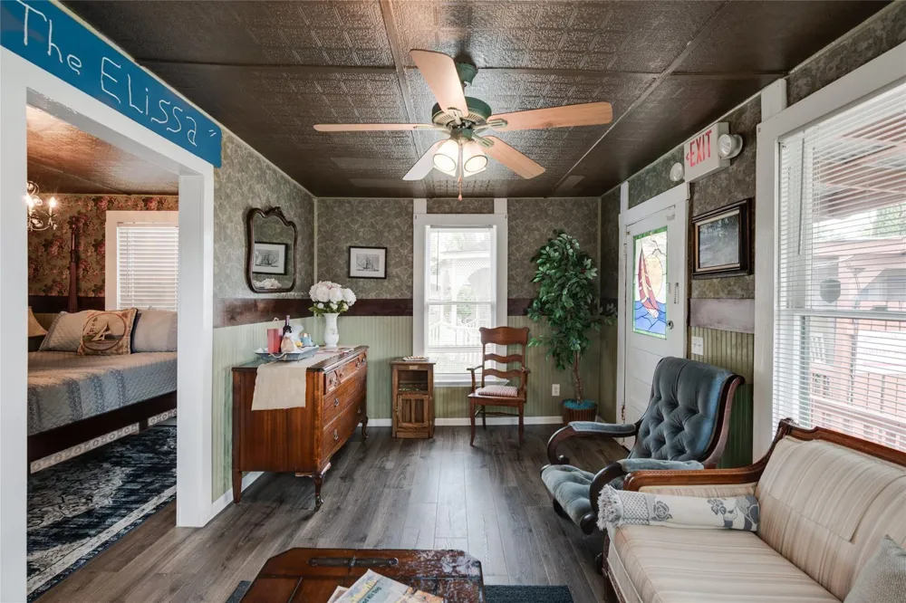 507 8th Street Kemah, TX 77565