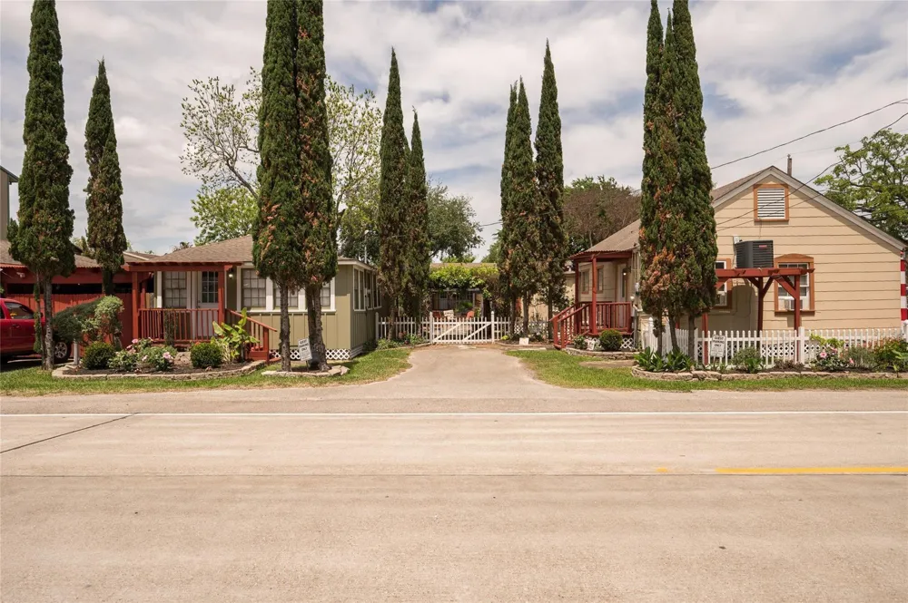 507 8th Street Kemah, TX 77565