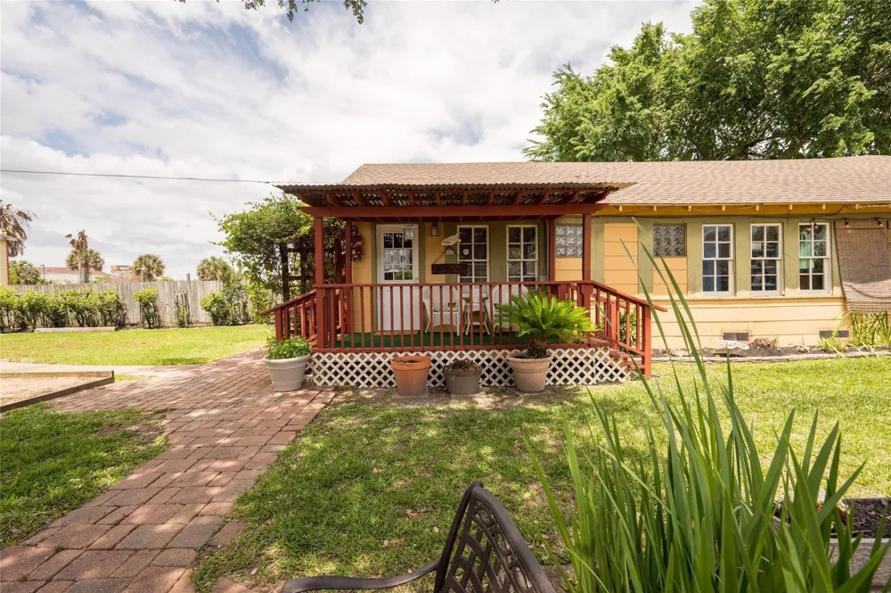 507 8th Street Kemah, TX 77565