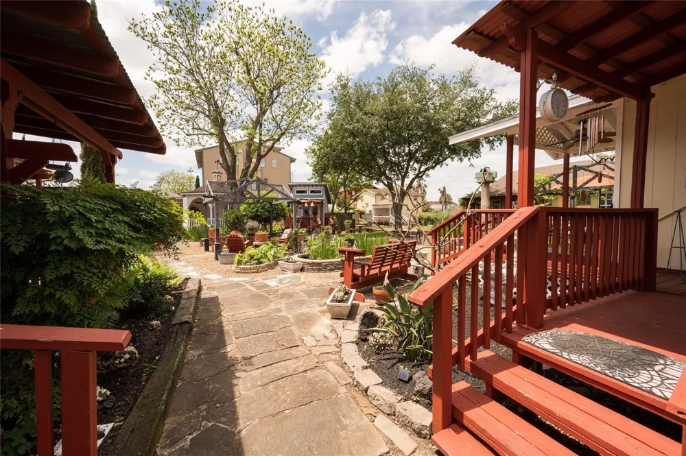 507 8th Street Kemah, TX 77565