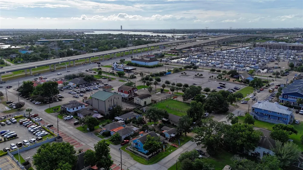 507 8th Street Kemah, TX 77565
