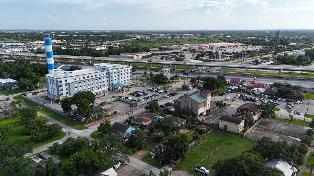 507 8th Street Kemah, TX 77565