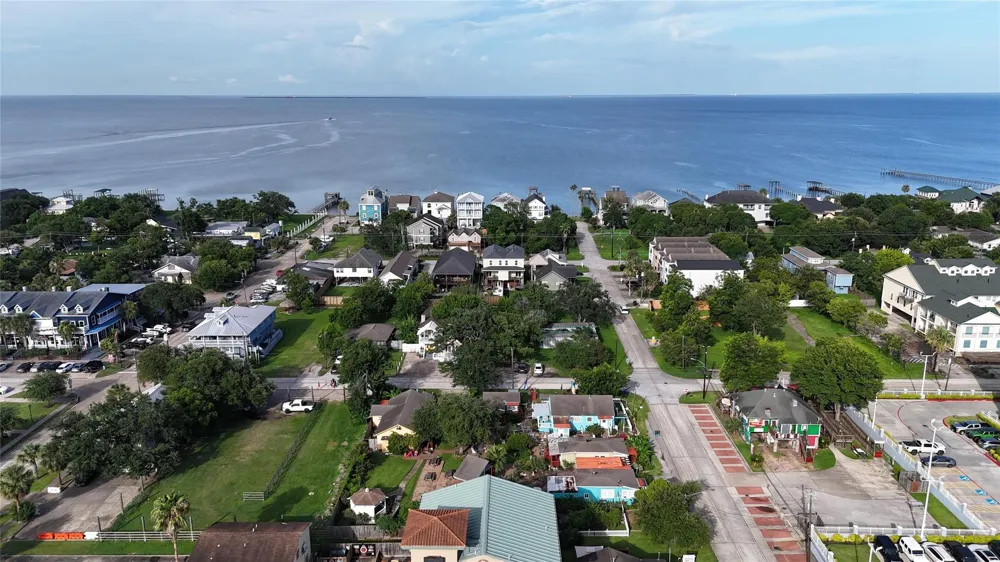 507 8th Street Kemah, TX 77565