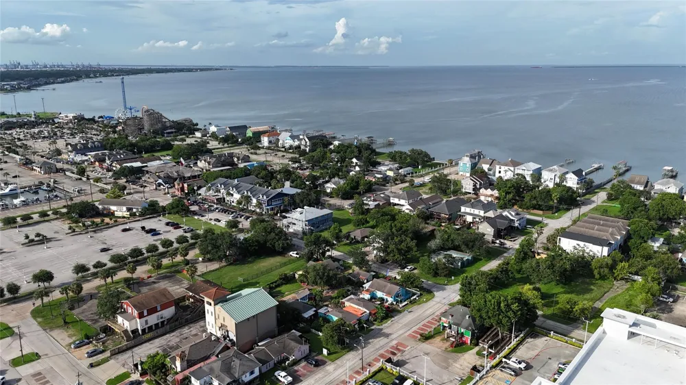 507 8th Street Kemah, TX 77565