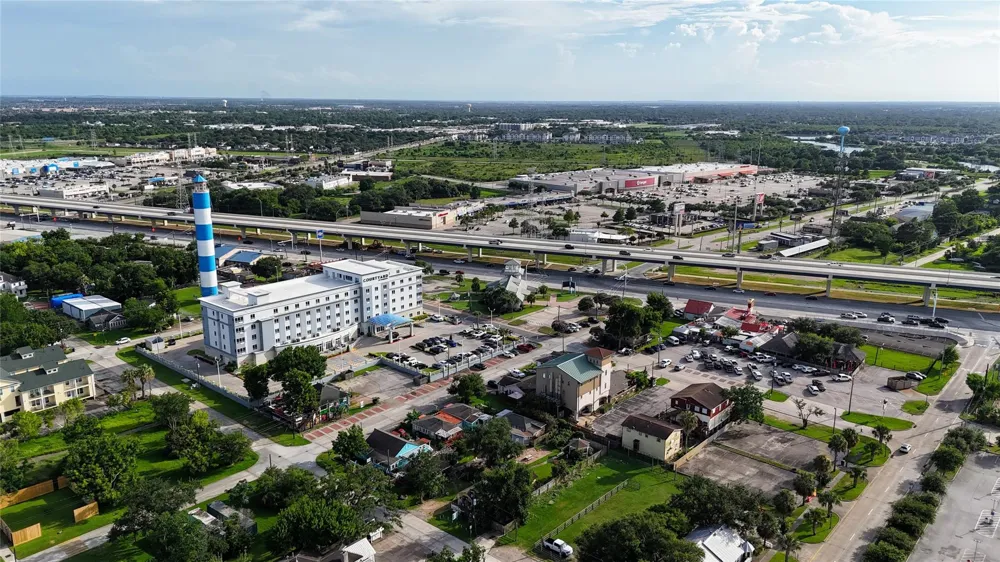 507 8th Street Kemah, TX 77565