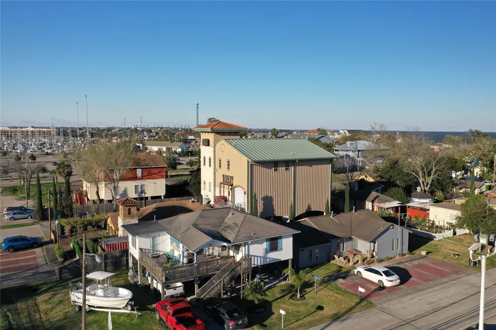 507 8th Street Kemah, TX 77565
