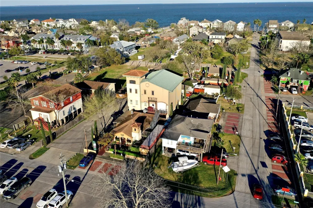 507 8th Street Kemah, TX 77565