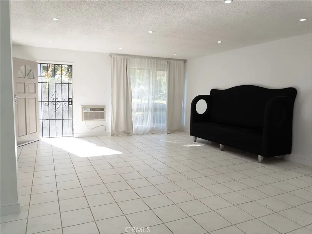 14802 Newport Ave #2B Tustin, CA 92780
