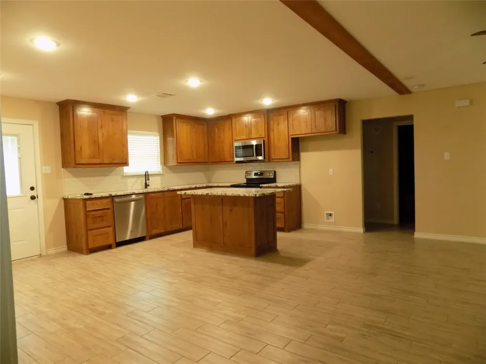 2007 Brown Loop Poolville, TX 76487