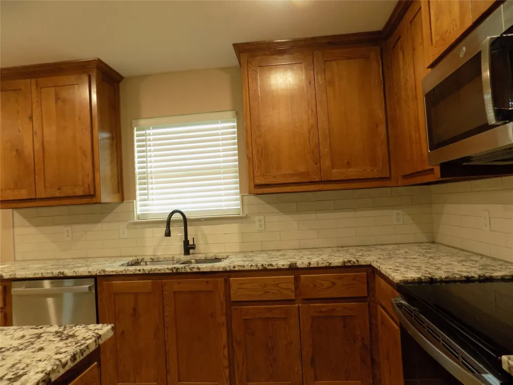 2007 Brown Loop Poolville, TX 76487