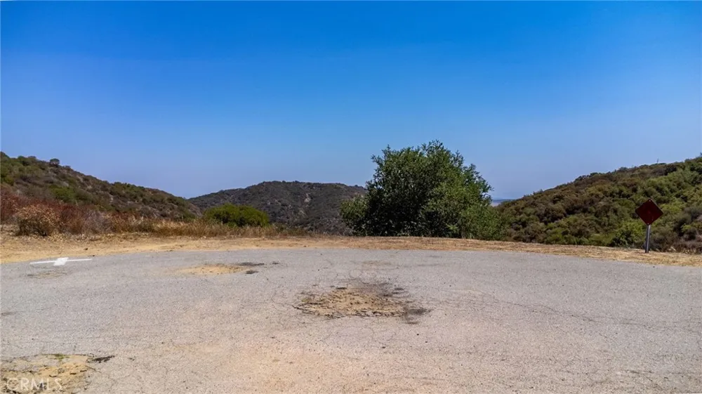 21959 Avenida de Arboles Murrieta, CA 92652