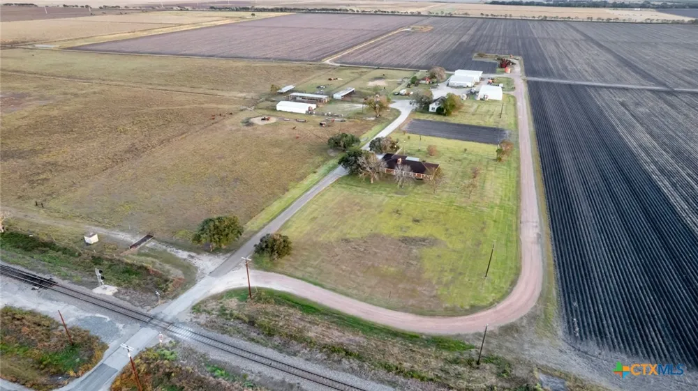 5629 Us-59 Edna, TX 77957