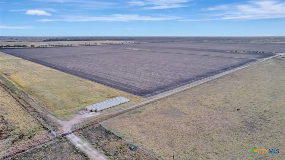 5629 Us-59 Edna, TX 77957