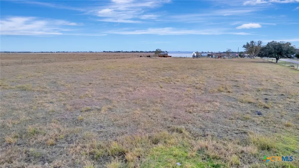 5629 Us-59 Edna, TX 77957
