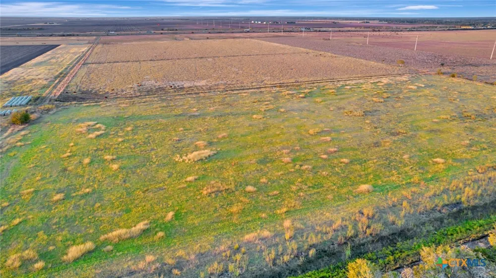 5629 Us-59 Edna, TX 77957