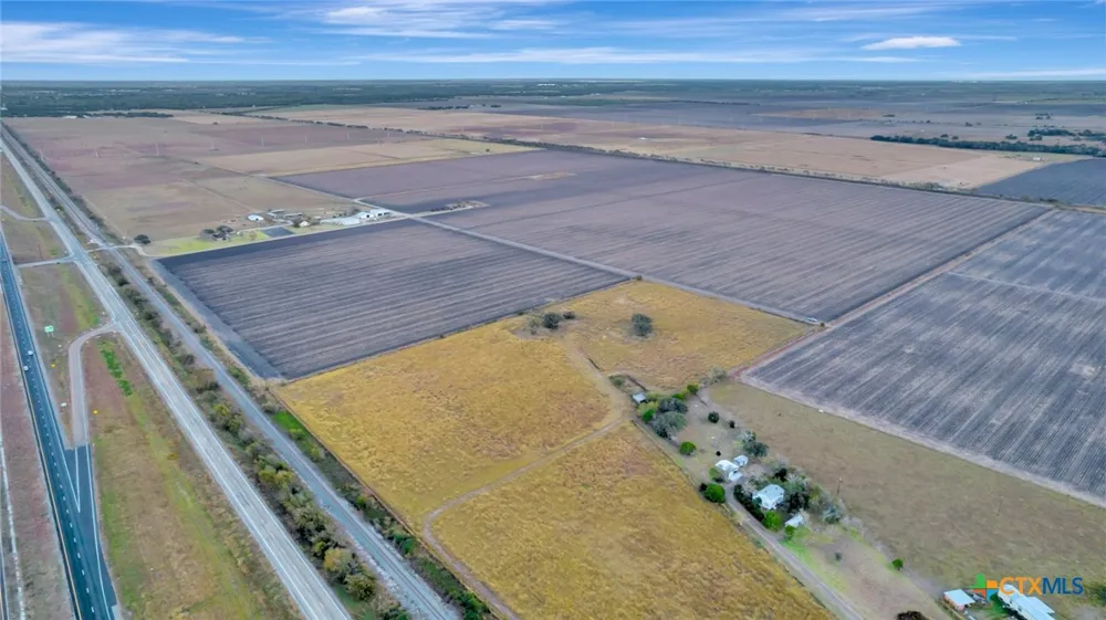5629 Us-59 Edna, TX 77957