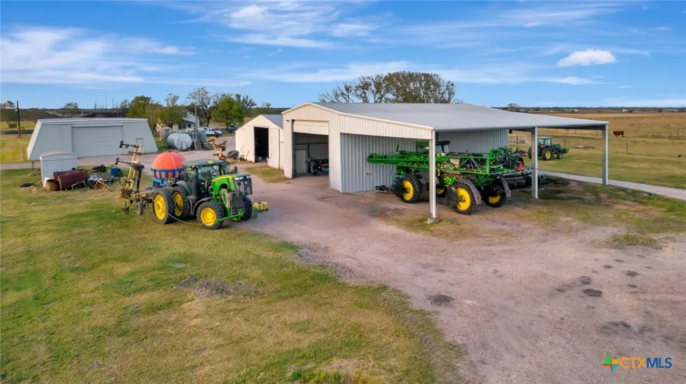 5629 Us-59 Edna, TX 77957