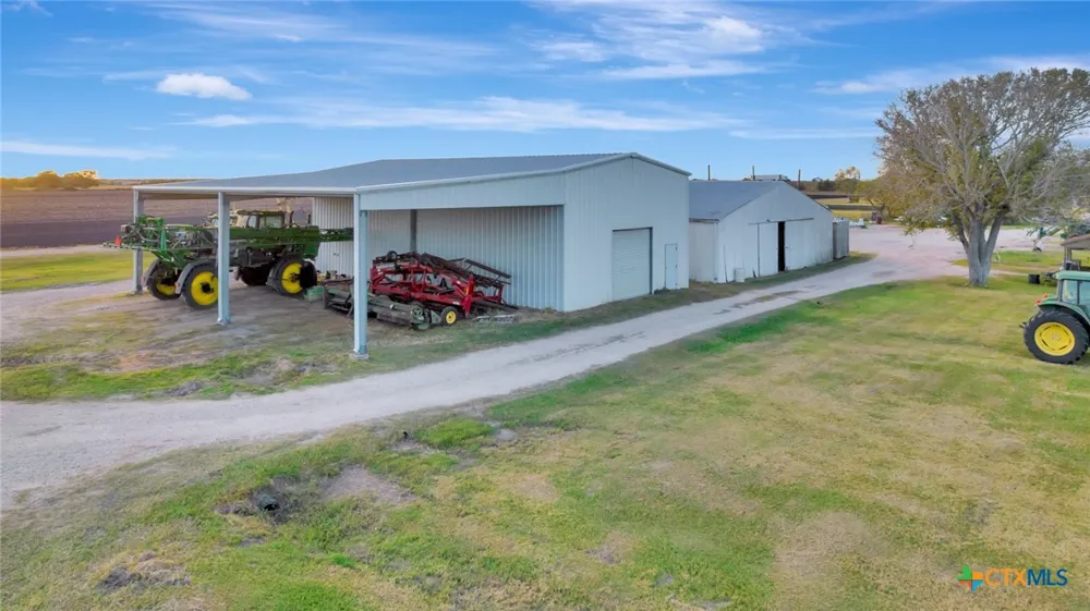 5629 Us-59 Edna, TX 77957