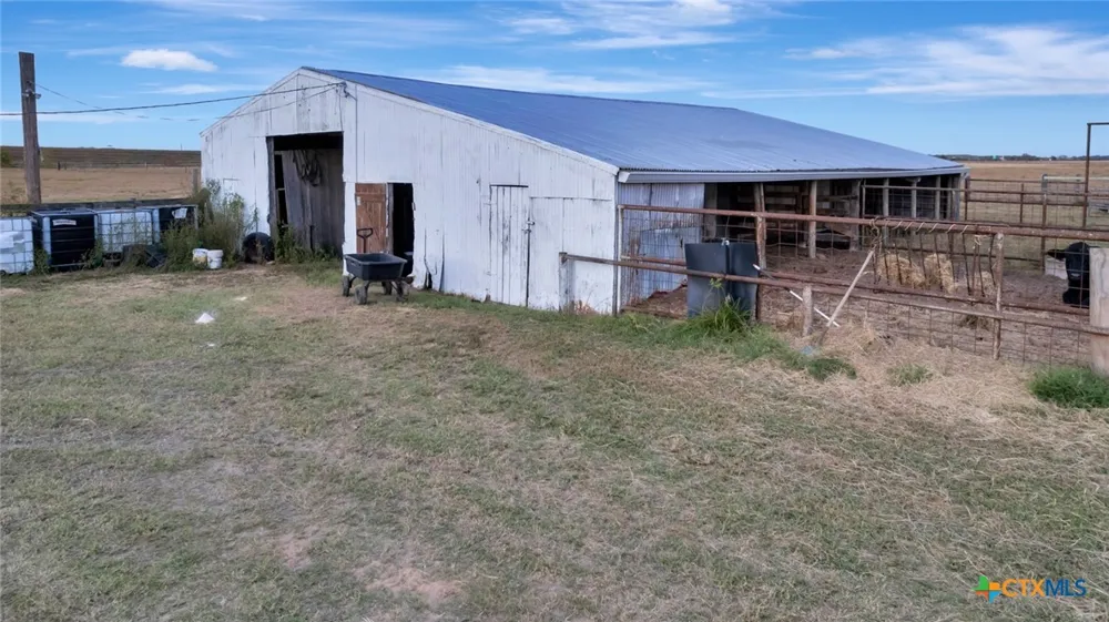 5629 Us-59 Edna, TX 77957
