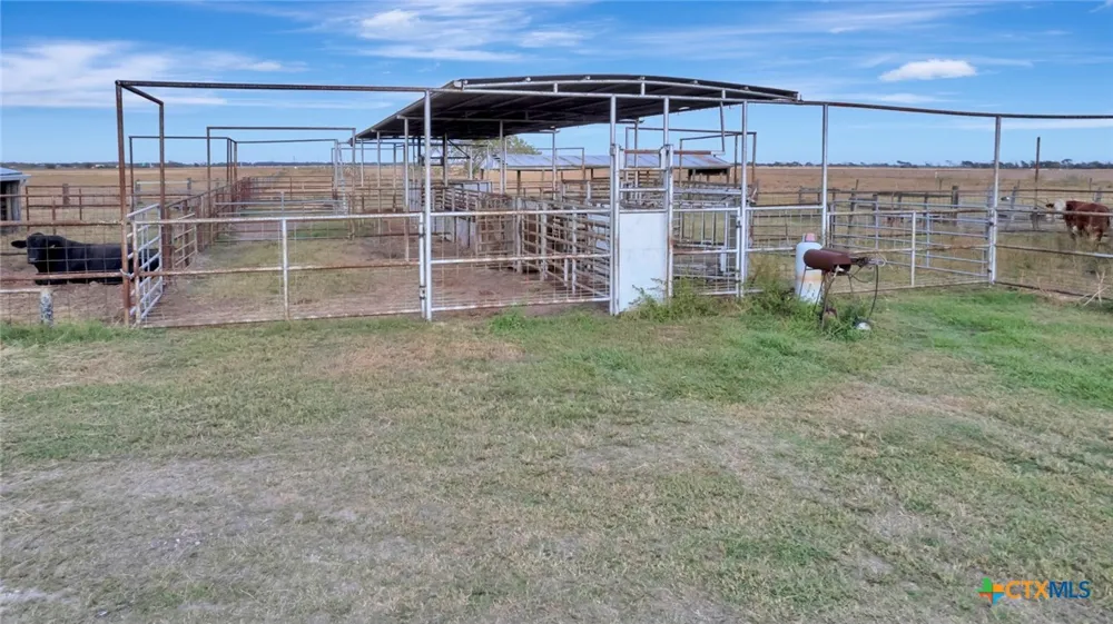 5629 Us-59 Edna, TX 77957