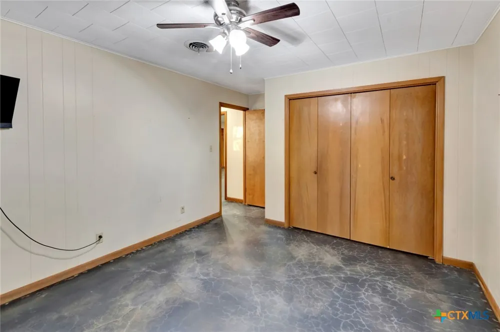 5629 Us-59 Edna, TX 77957