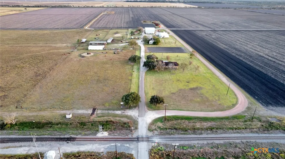 5629 Us-59 Edna, TX 77957