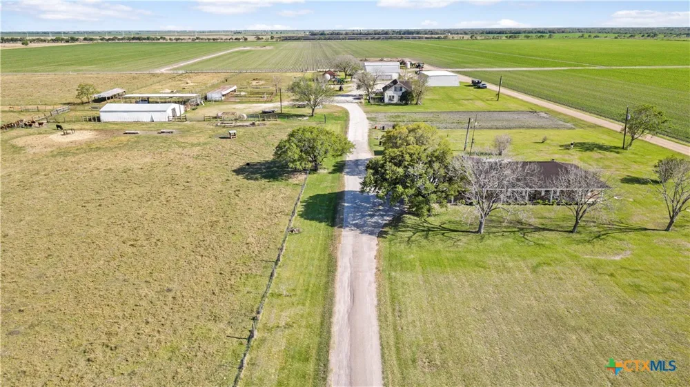 5629 Us-59 Edna, TX 77957