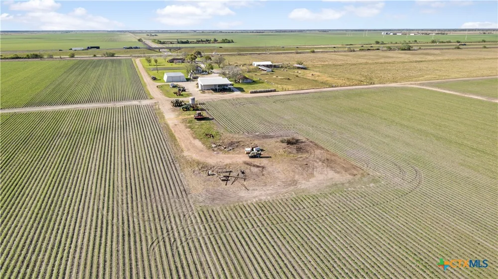5629 Us-59 Edna, TX 77957